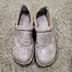B.O.C. Tan Shoes sz 8.5
